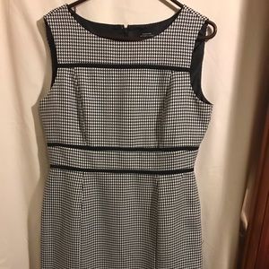 Tahari dress size 12